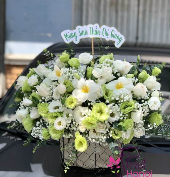 Lisianthus flower arrangement for womens day