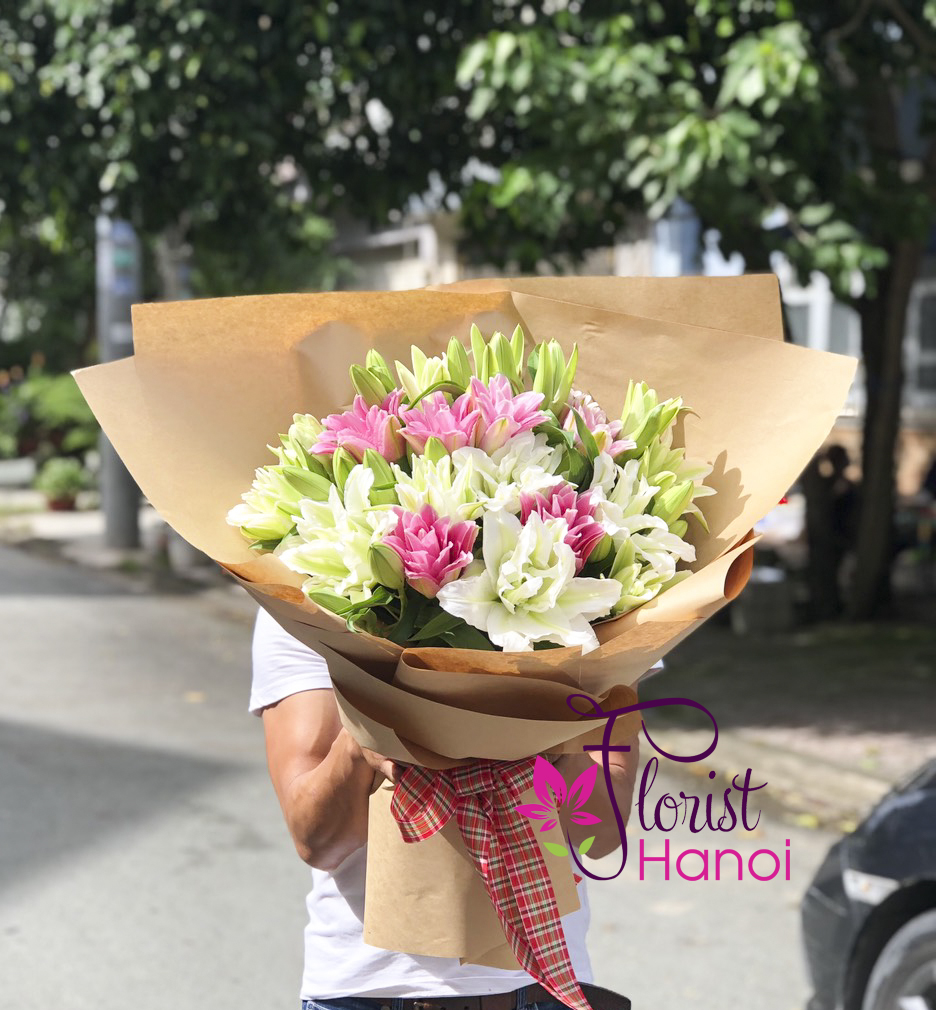 Rose lily bouquet for Valentines day Hanoi