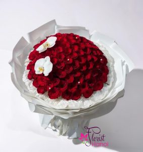 99 red roses bouquet