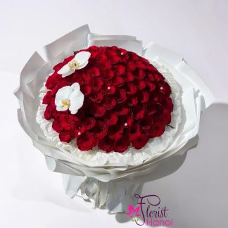 Order 99 red roses bouquet delivery Hanoi