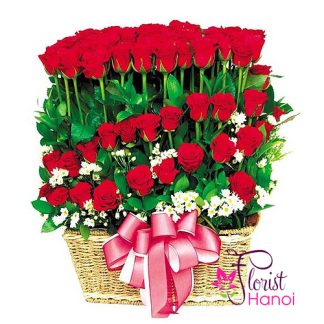 Order 99 red roses for her in Hanoi