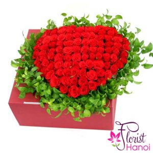 Heart red rose box free delivery