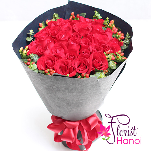 Love flower bouquet for your girlfriend
