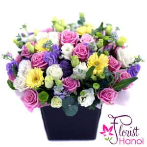 Mixed flowers arrangement