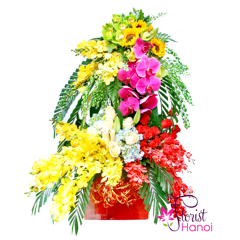 Luxurious flower arrangement for boss