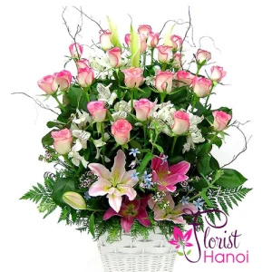 Beautiful pink roses arrangement