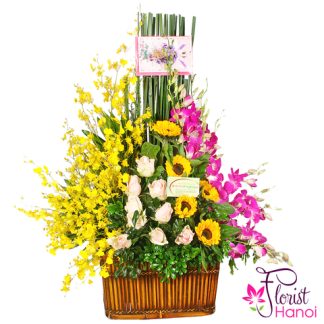Beauty arrangement flowers in Hanoi city
