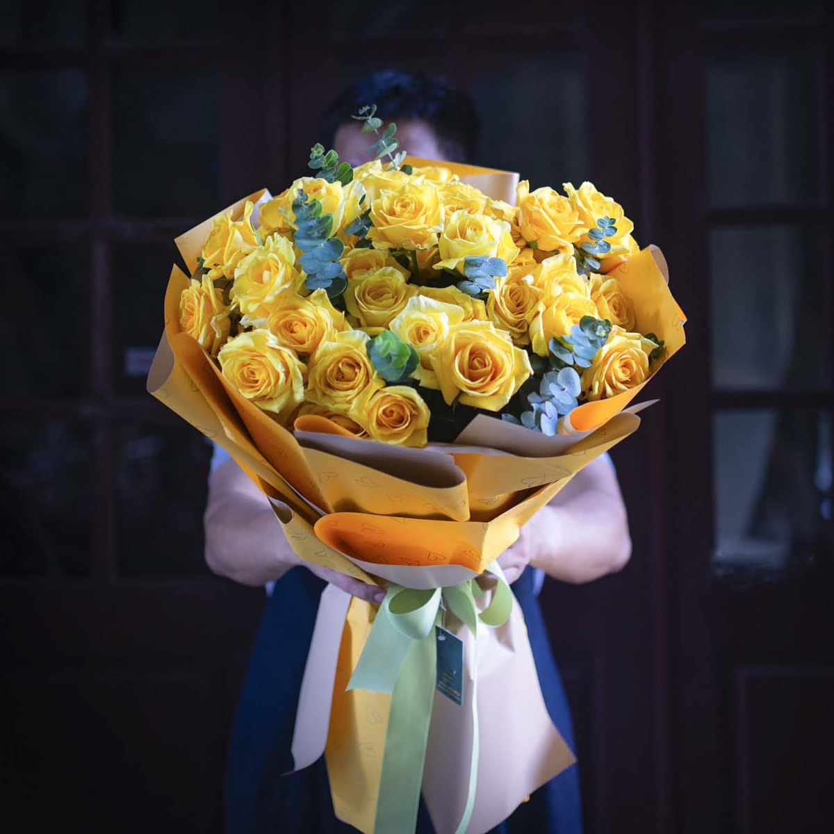 Order best yellow rose bouquet delivery Hanoi