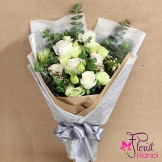 White and green flowers for Christmas