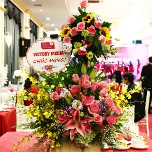 Congratulations flower basket in Hanoi