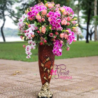 Fresh imported flowers in Hanoi