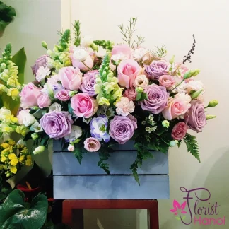 Birthday flowers for mom in Hanoi with purple roses and lisianthus