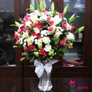 Hanoi flowers in vase