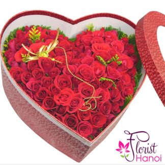 Heart shaped red roses in hanoi