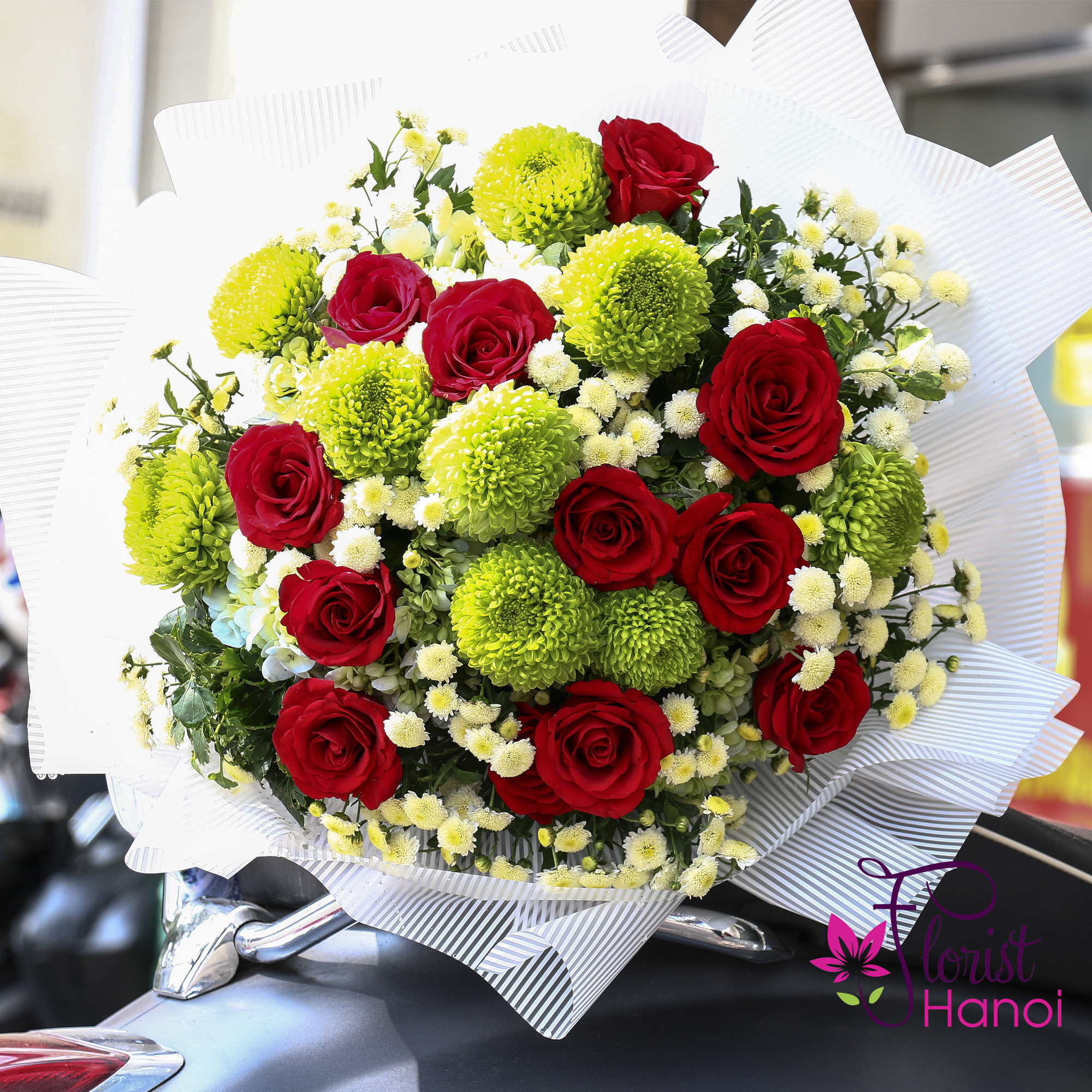 Send love flowers to Hanoi Vietnam