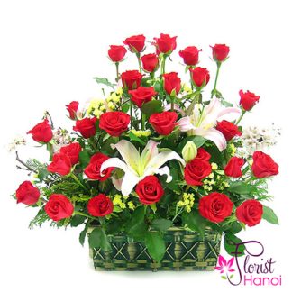 Mixed flowers centerpieces