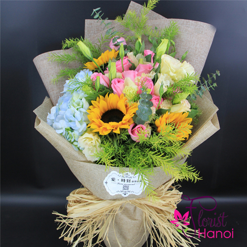 Mixed flower bouquet for graduation delivery Hanoi