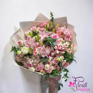Mixed pink flower bouquet in Hanoi