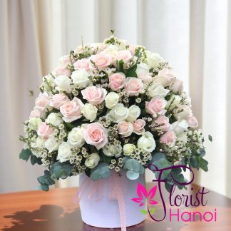 White and pink rose arrangement delivery Hanoi