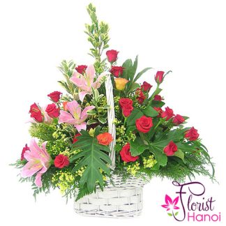 Mixed rose centerpieces