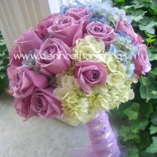WEDDING BOUQUET PURPLE ROSES