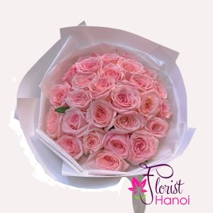 Pink roses for her in Hanoi
