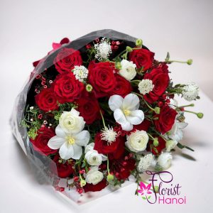 Red rose and tulip bouquet Hanoi