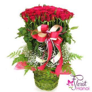 Red rose flower arrangement