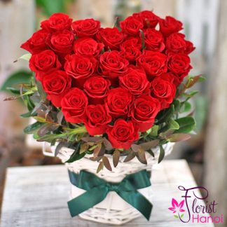 Red roses heart shape