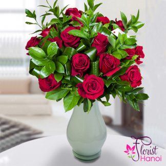 Red roses in vase for same day delivery