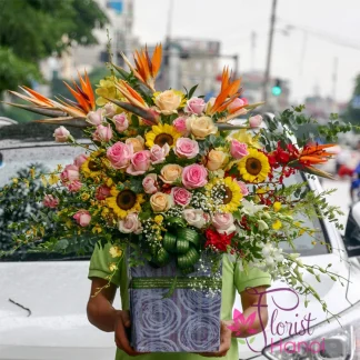 Send flowers to Hanoi online with a handcrafted fresh flower bouquet