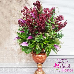 Senior Vase Flowers In Hanoi VN