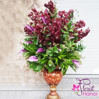 Senior Vase Flowers In Hanoi VN