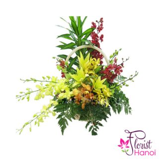 Table flower arrangement for mommy