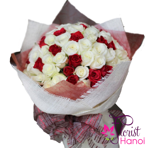 Online white and red rose bouquet in Hanoi
