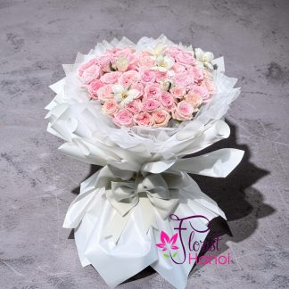 Online heart shaped pink rose bouquet delivery Hanoi